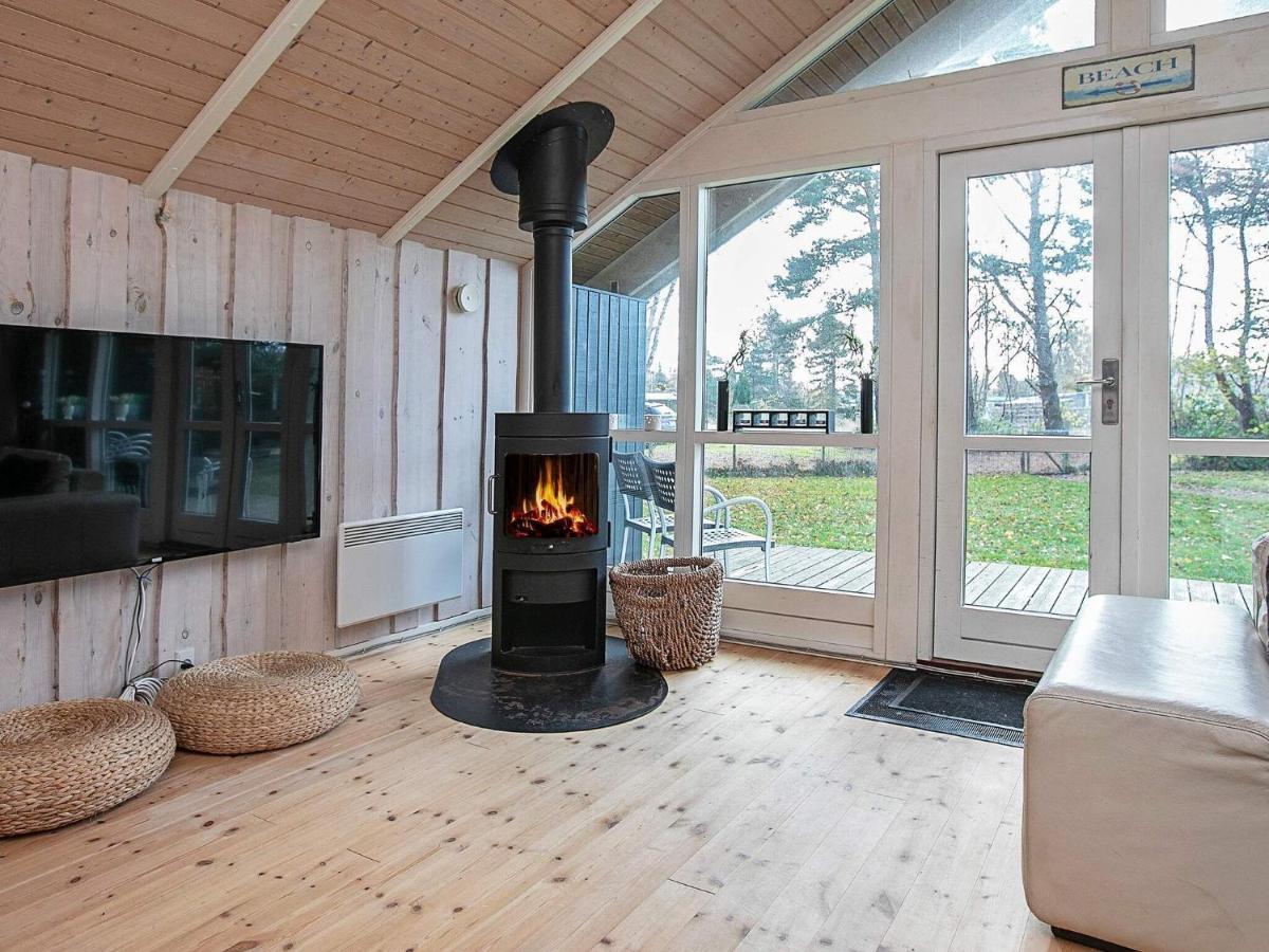Four-Bedroom Holiday Home In Vaeggerlose 8 Bøtø By Eksteriør bilde