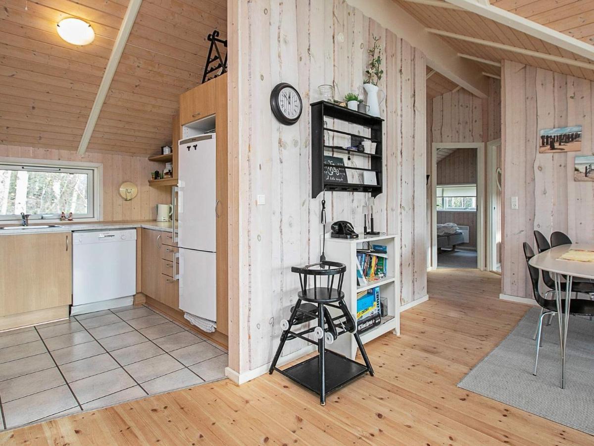 Four-Bedroom Holiday Home In Vaeggerlose 8 Bøtø By Eksteriør bilde