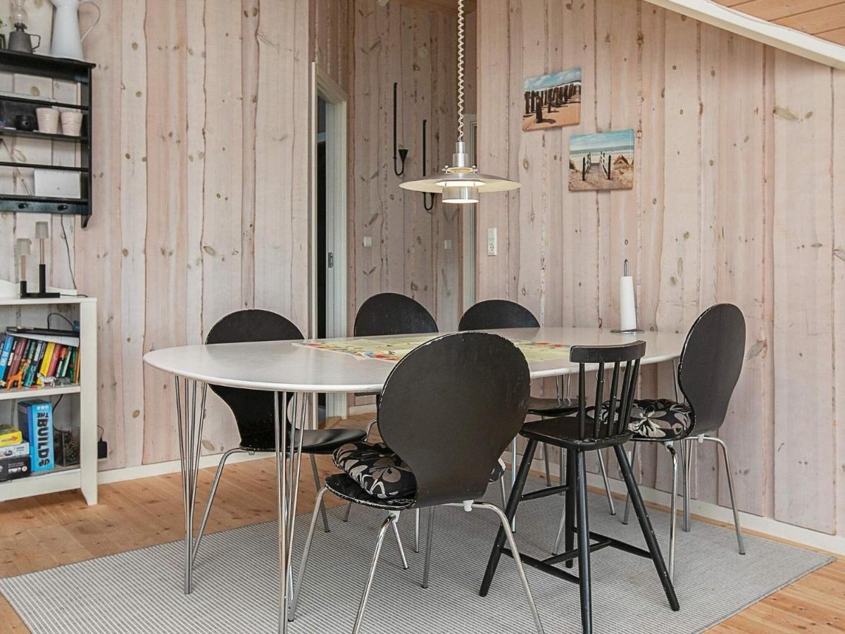Four-Bedroom Holiday Home In Vaeggerlose 8 Bøtø By Eksteriør bilde