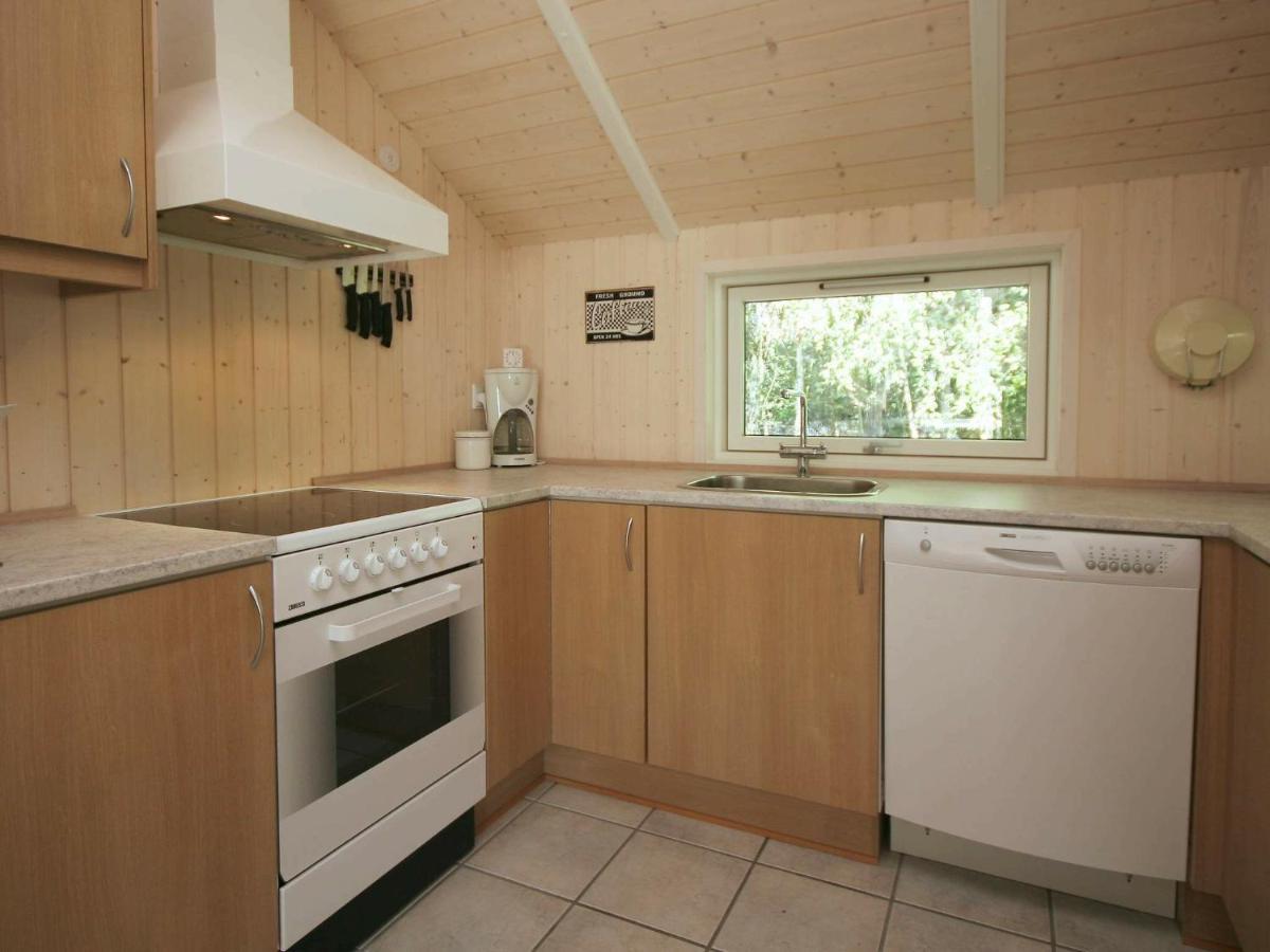 Four-Bedroom Holiday Home In Vaeggerlose 8 Bøtø By Eksteriør bilde