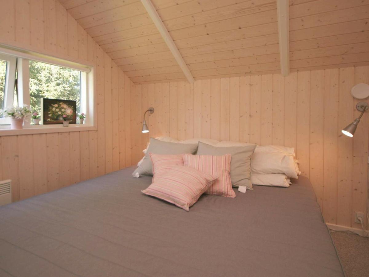 Four-Bedroom Holiday Home In Vaeggerlose 8 Bøtø By Eksteriør bilde