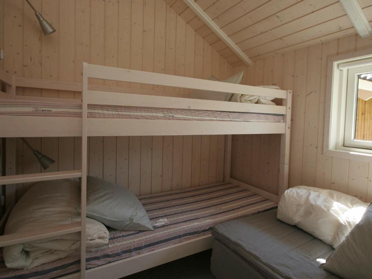 Four-Bedroom Holiday Home In Vaeggerlose 8 Bøtø By Eksteriør bilde